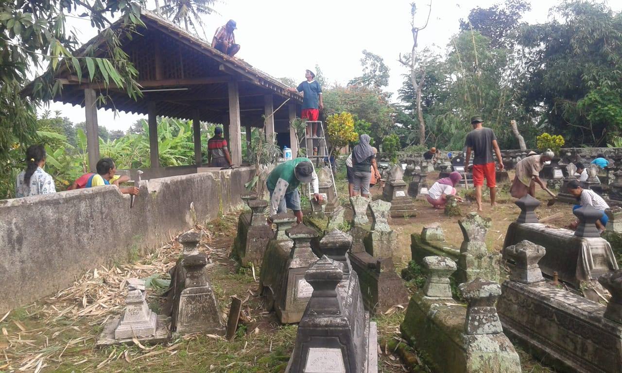 Warga Ngireng-Ireng Laksanakan Gotong Royong Makam ...